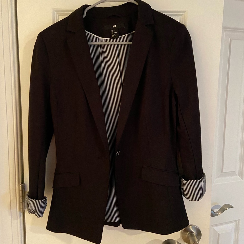 Black Blazer. H&M. Worn once. Size 8